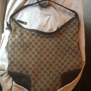 Authentic Gucci GG Shoulder bag